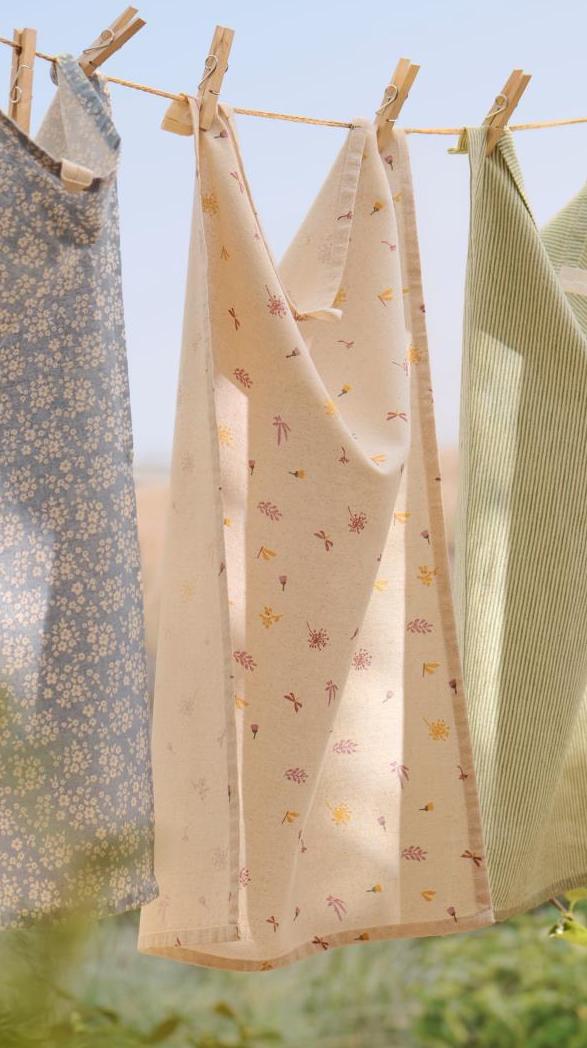 Autumn-themed cotton tea towel