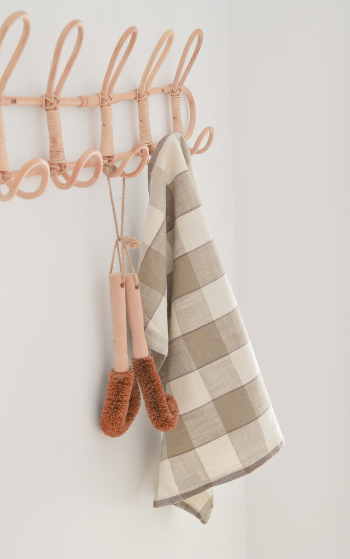 Large check tea towel "Madam Stoltz"