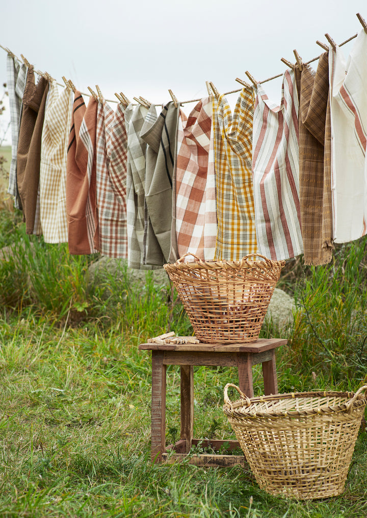 Large check tea towel "Madam Stoltz"