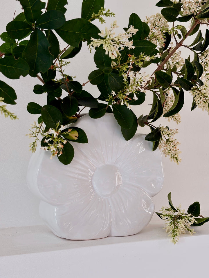 Vase forme fleur blanc