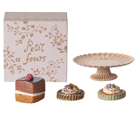 petits-fours-et-presentoir-maileg